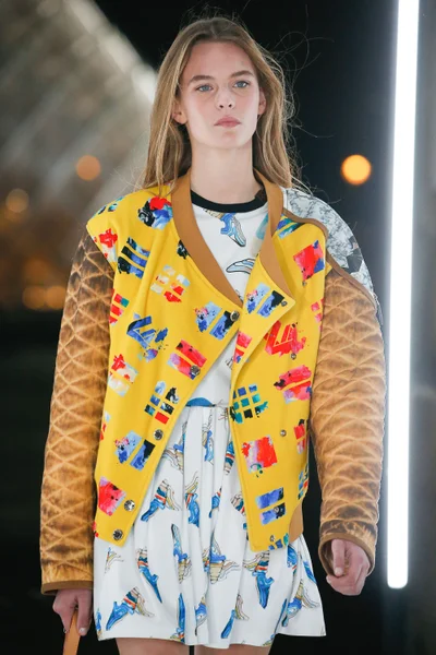Look 43